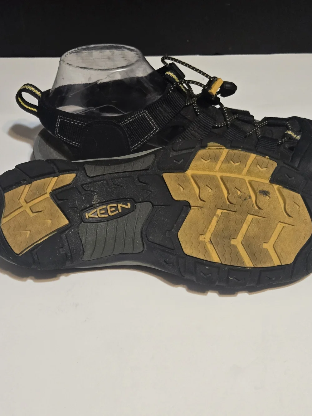 Keen Men's sz 9M Newport KMX Hiking Sandals Black Closed Toe Waterproof Hiking